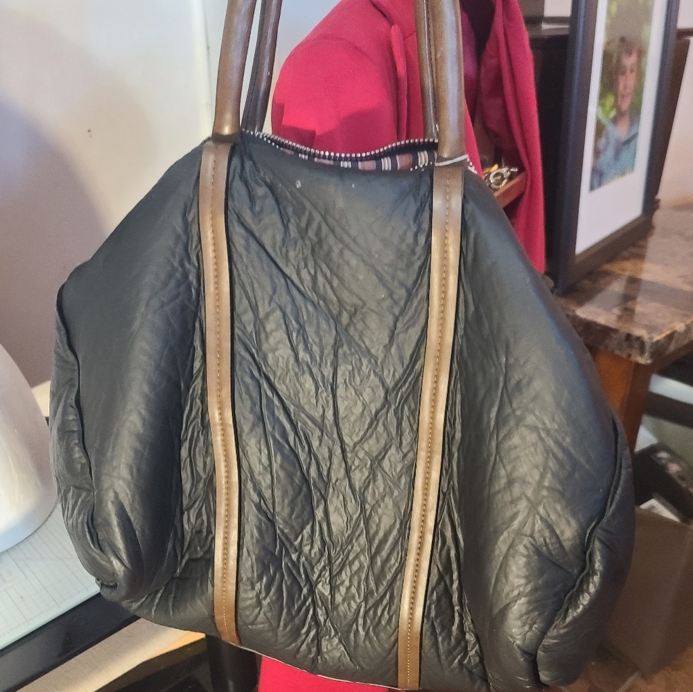 Duffle Style Hand Bag 👜 Moda Luxe - Picture 2 of 9